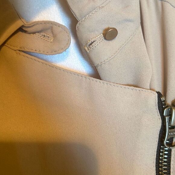 Revolve Krisa Women's M Zip Front Moto Top In Etheral Taupe Edgy Motcorore New - Picture 5 of 10